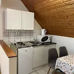 Ibolya Vendeghaz Kehidakustany