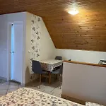 Ibolya Vendeghaz Lägenhet *