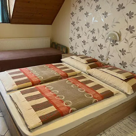 Ibolya Vendeghaz Apartmán *